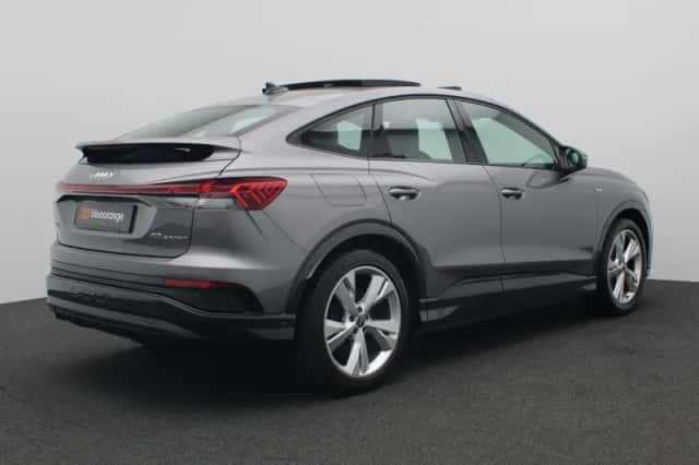 Audi Q4 e-tron (2023) thumbnail 3