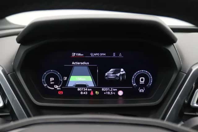 Audi Q4 e-tron (2023) thumbnail 6