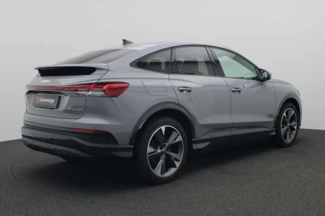 Audi Q4 e-tron (2024) thumbnail 3