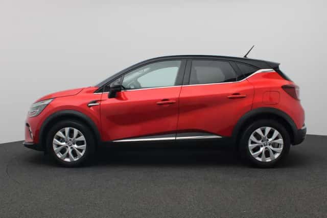 Renault Captur (2022) thumbnail 2