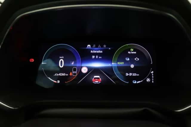 Renault Captur (2022) thumbnail 6