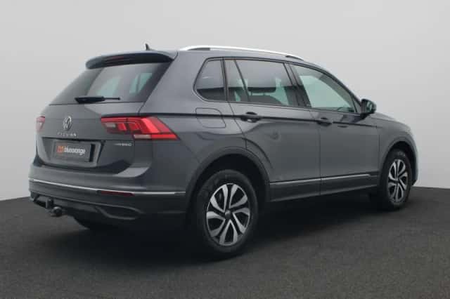 Volkswagen Tiguan (2022) thumbnail 3