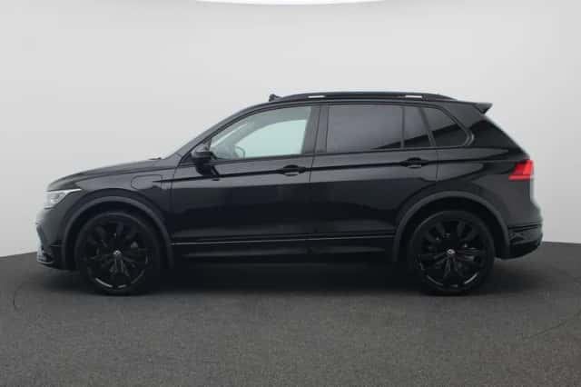 Volkswagen Tiguan (2023) thumbnail 2