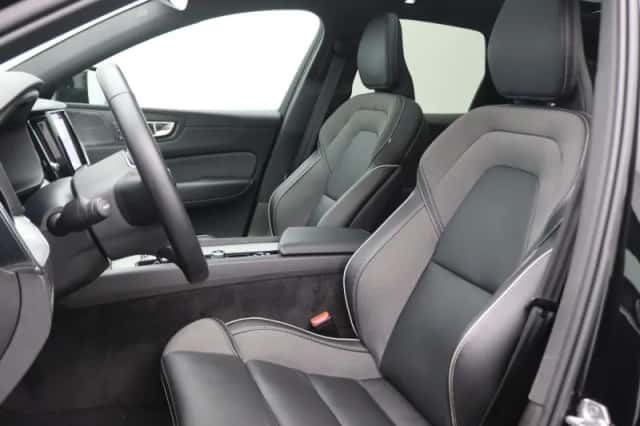Volvo XC60 (2022) thumbnail 5