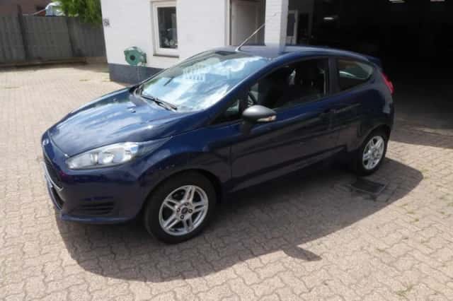 Ford Fiesta (2016) thumbnail 2