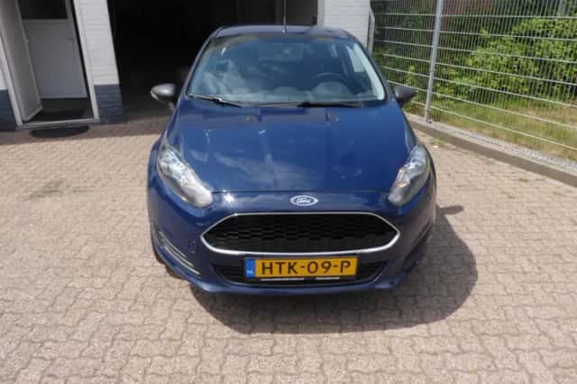 Ford Fiesta (2016) thumbnail 3