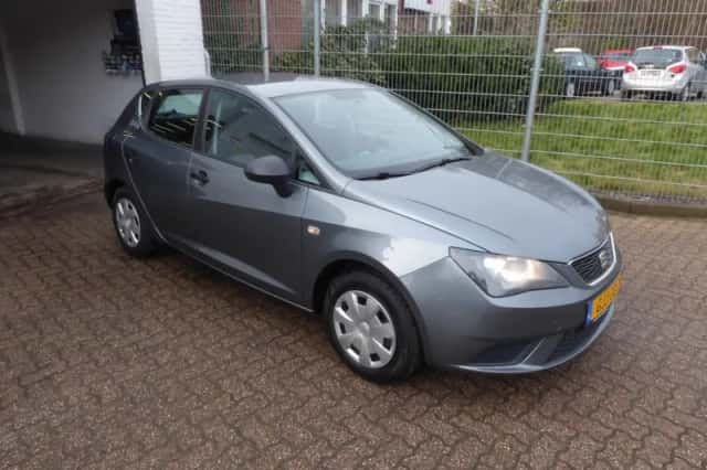 SEAT Ibiza (2014) thumbnail 4
