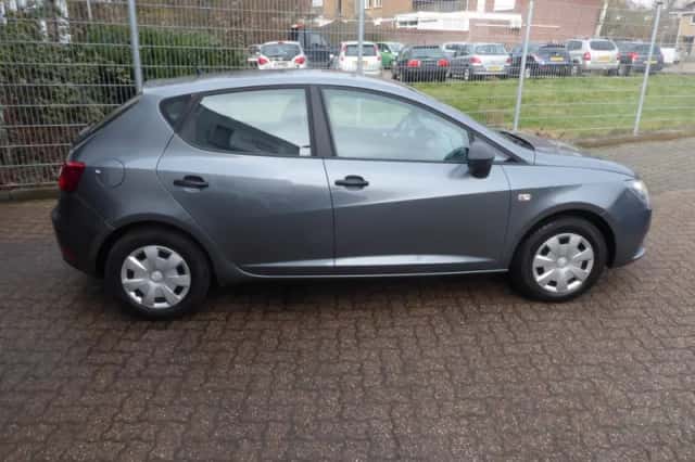 SEAT Ibiza (2014) thumbnail 5