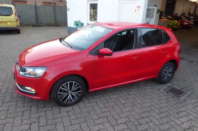 Volkswagen Polo (2016) thumbnail 2
