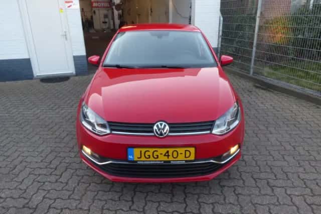 Volkswagen Polo (2016) thumbnail 3