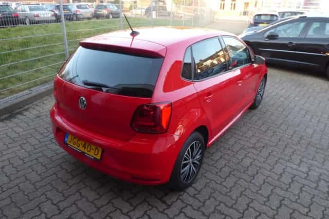 Volkswagen Polo (2016) thumbnail 6