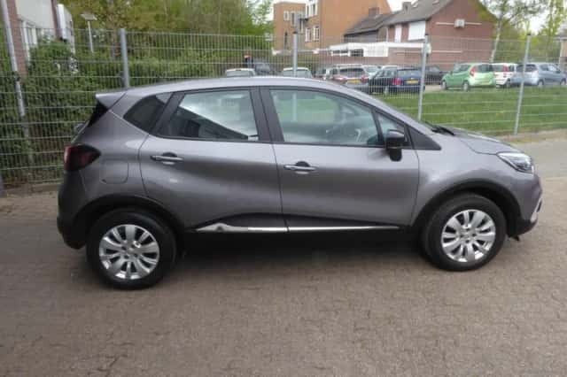 Renault Captur (2017) thumbnail 5