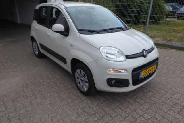Fiat Panda (2015) thumbnail 4