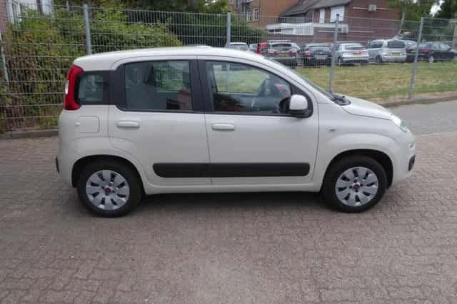 Fiat Panda (2015) thumbnail 5