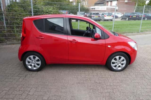 Opel Agila (2009) thumbnail 5