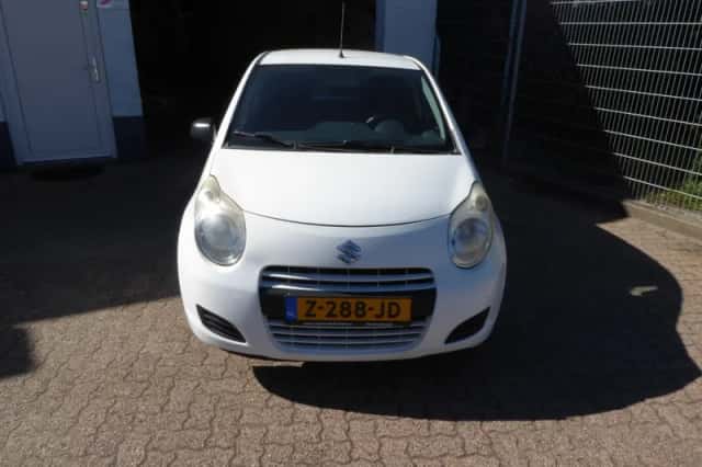 Suzuki Alto (2011) thumbnail 3