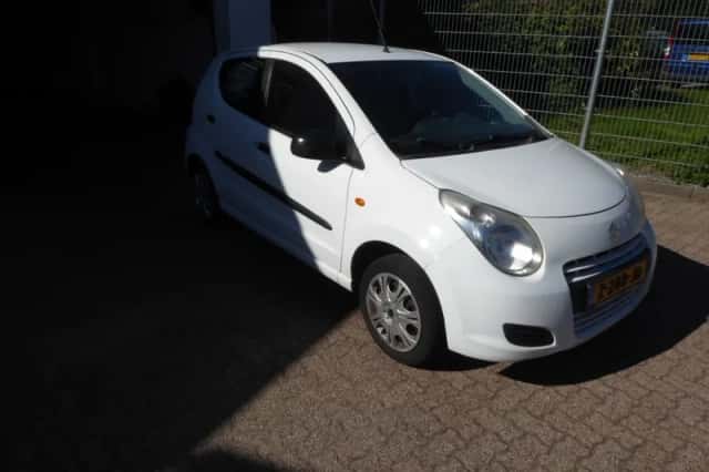 Suzuki Alto (2011) thumbnail 4