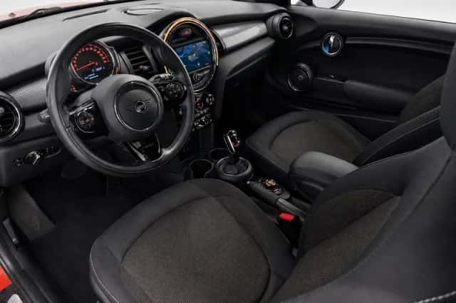 MINI Cooper (2019) thumbnail 4