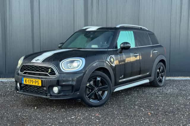MINI Countryman (2017) thumbnail 1