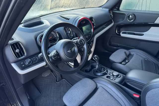 MINI Countryman (2017) thumbnail 3