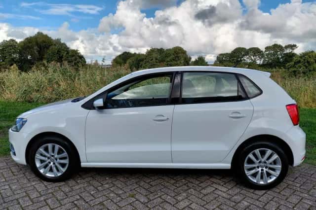 Volkswagen Polo (2017) thumbnail 2