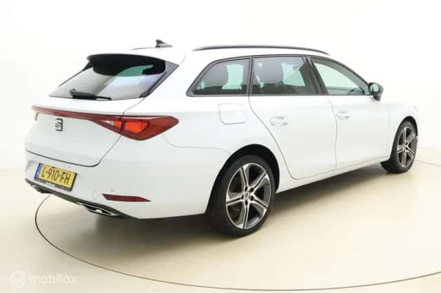SEAT Leon Sportstourer (2021) thumbnail 2