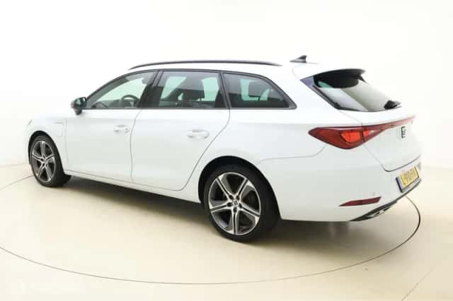 SEAT Leon Sportstourer (2021) thumbnail 4