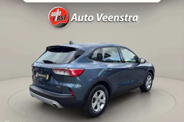 Ford Kuga (2022) thumbnail 5