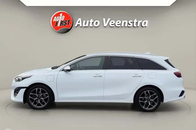 Kia Ceed (2022) thumbnail 2