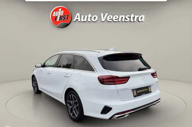 Kia Ceed (2022) thumbnail 3