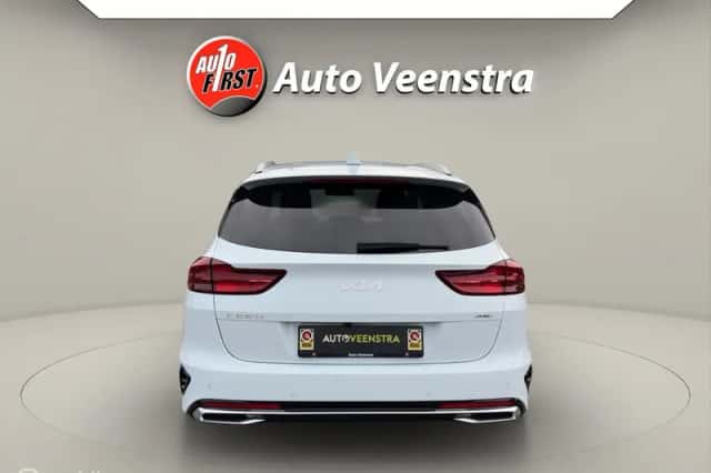 Kia Ceed (2022) thumbnail 4