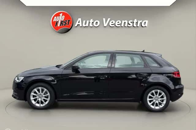 Audi A3 (2016) thumbnail 2
