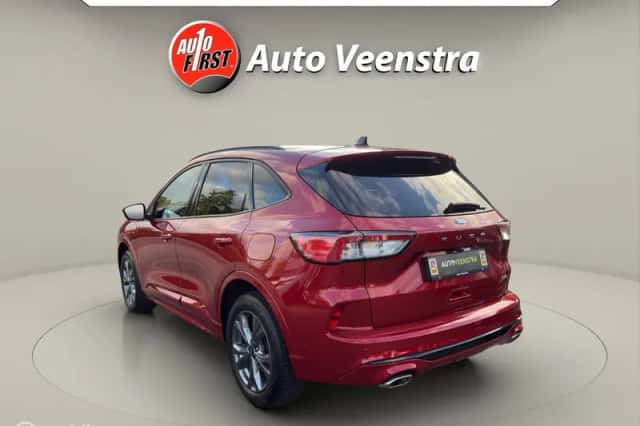 Ford Kuga (2023) thumbnail 3