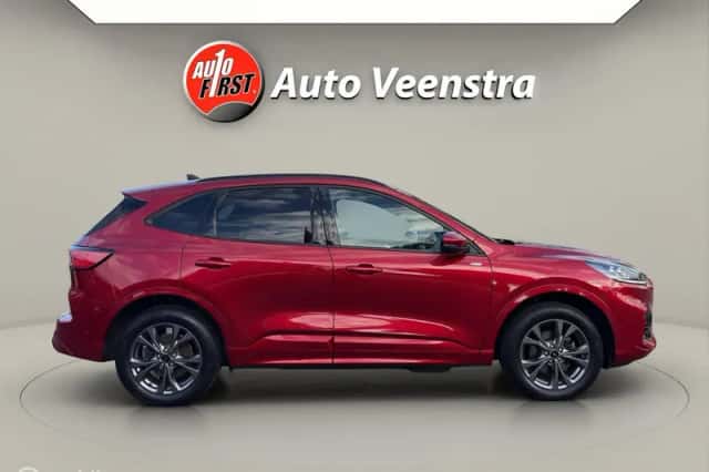 Ford Kuga (2023) thumbnail 6