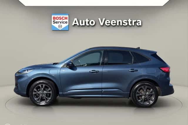 Ford Kuga (2022) thumbnail 2