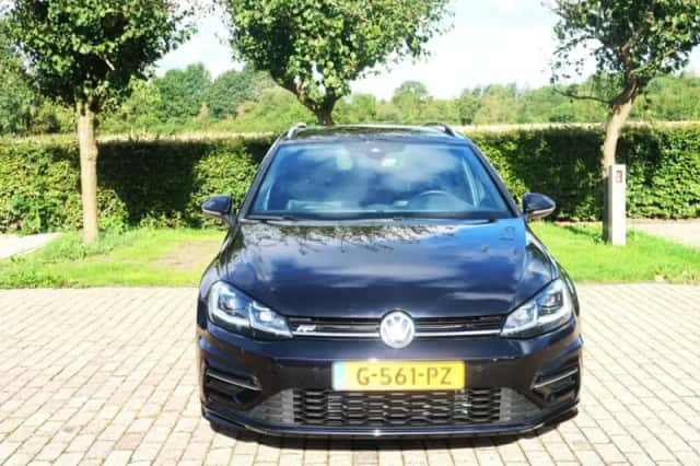 Volkswagen Golf (2019) thumbnail 2