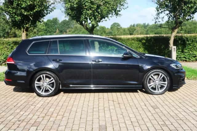 Volkswagen Golf (2019) thumbnail 4