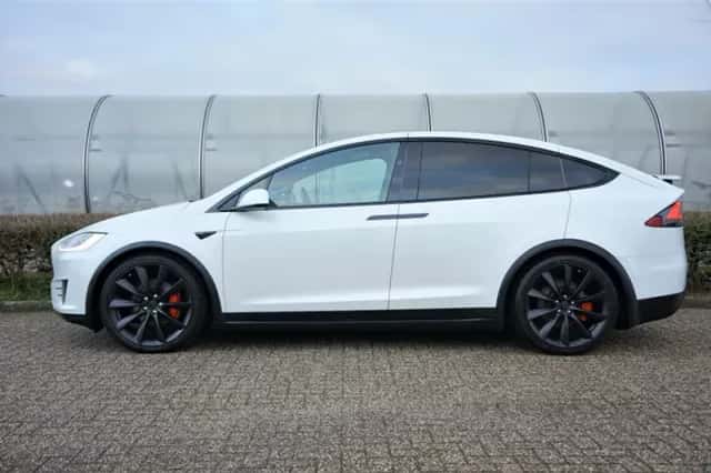 Tesla Model X (2018) thumbnail 4