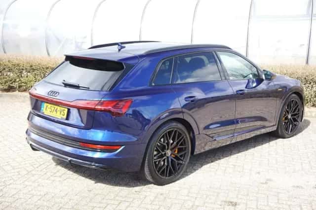 Audi e-tron (2021) thumbnail 2