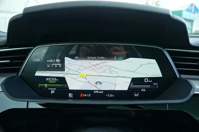 Audi e-tron (2021) thumbnail 5