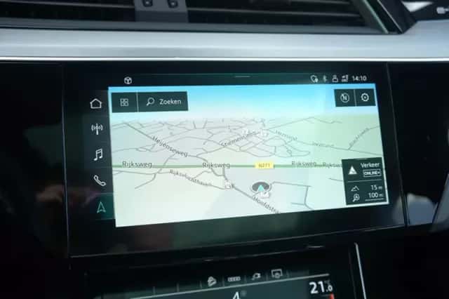 Audi e-tron (2021) thumbnail 6