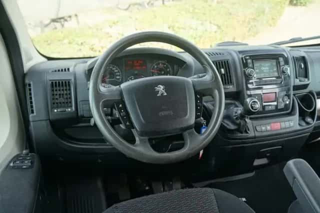Peugeot Boxer (2015) thumbnail 3