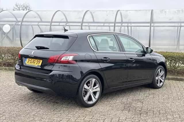 Peugeot 308 (2013) thumbnail 2