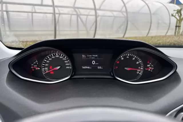 Peugeot 308 (2013) thumbnail 5