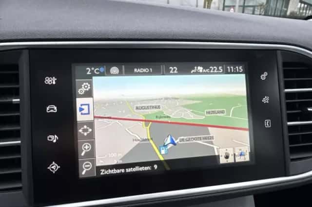 Peugeot 308 (2013) thumbnail 6