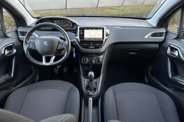 Peugeot 208 (2018) thumbnail 3