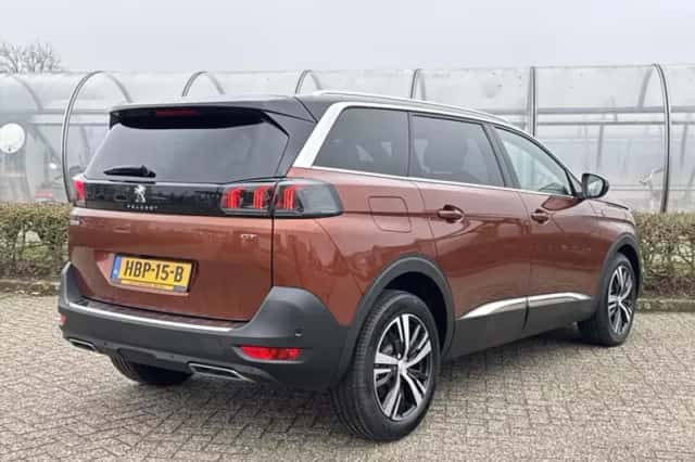 Peugeot 5008 (2023) thumbnail 2