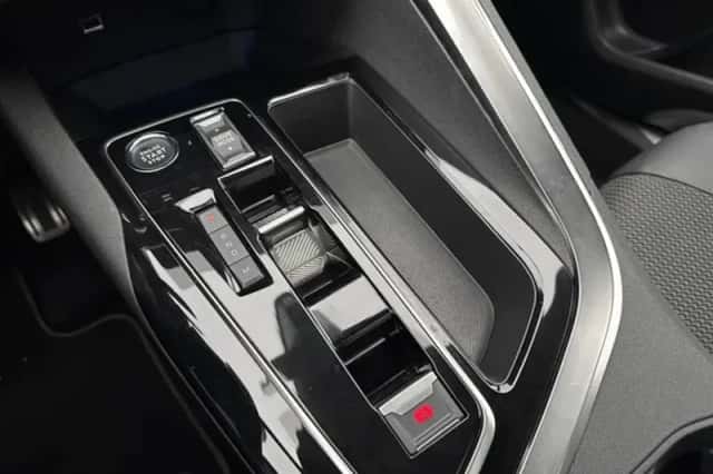 Peugeot 5008 (2023) thumbnail 6