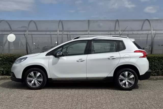 Peugeot 2008 (2014) thumbnail 4