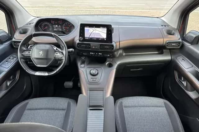 Peugeot Rifter (2021) thumbnail 3